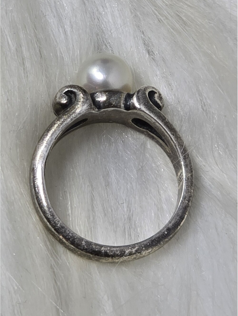 James Avery Retired Sterling Scrolled Pearl Ring Size 4 925